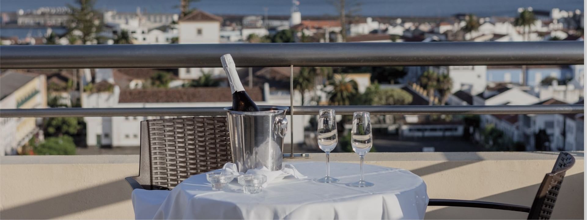 Romance & Tasting Moments