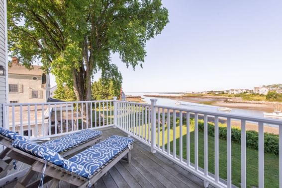 The balcony of The Breakwater Inn at Hay Creek Hotels