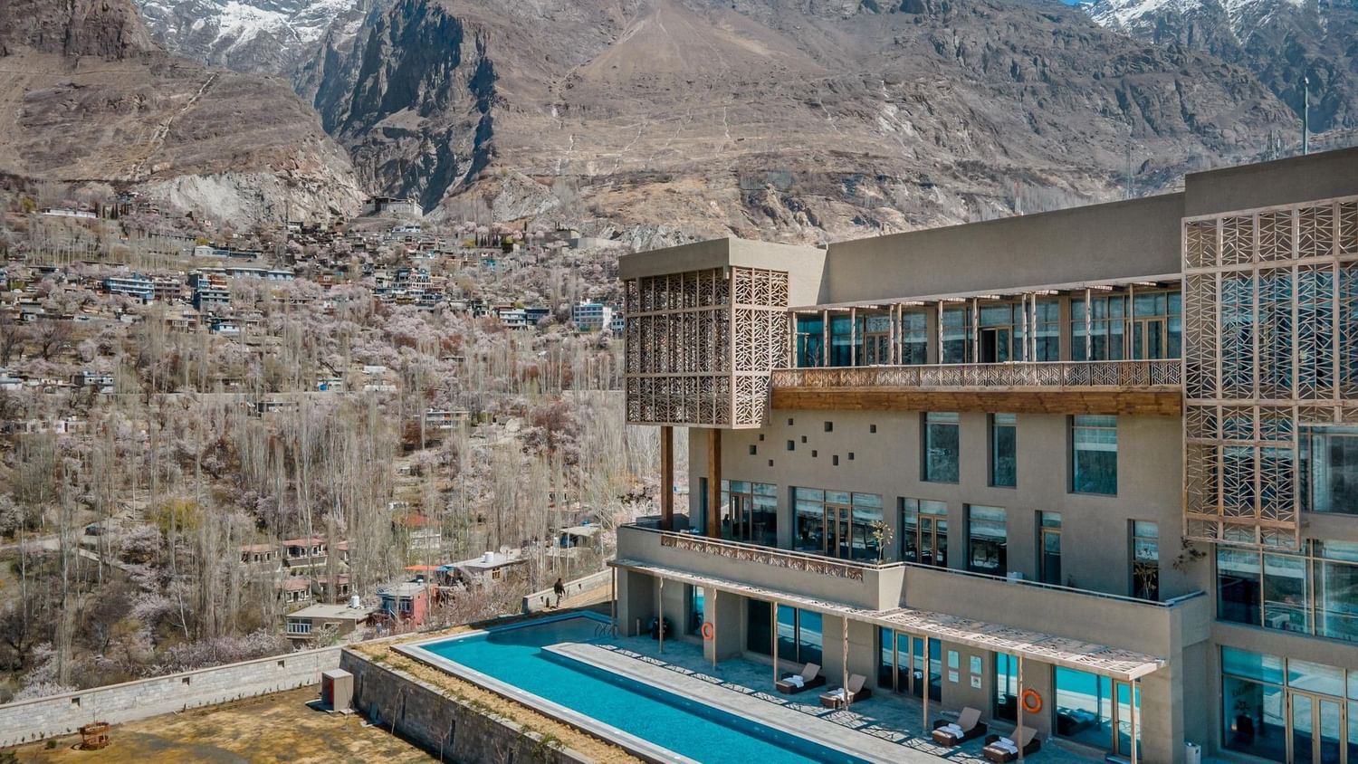Hunza Exterior