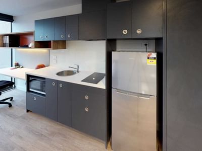 UniLodge @ Royal Melbourne - Studio Large - Kitchen