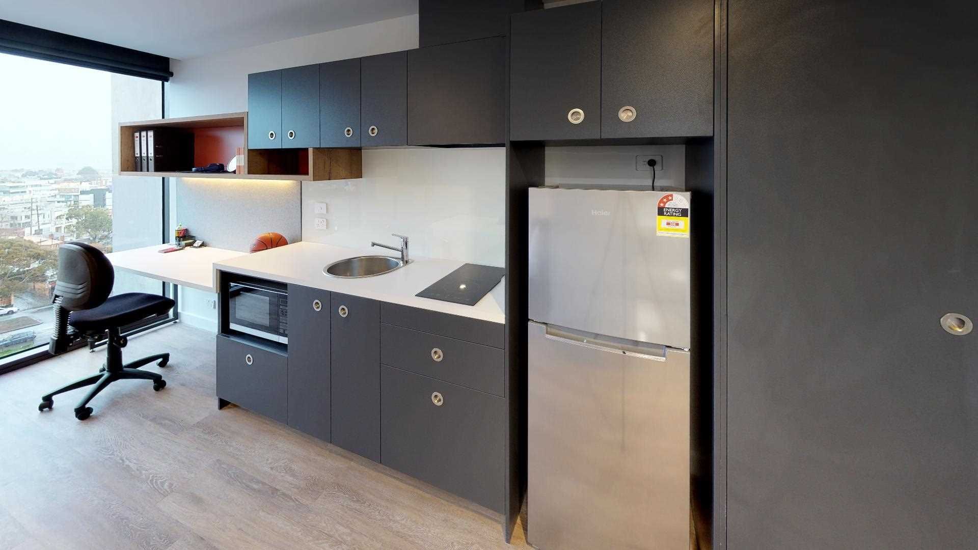 UniLodge @ Royal Melbourne - Studio Large - Kitchen