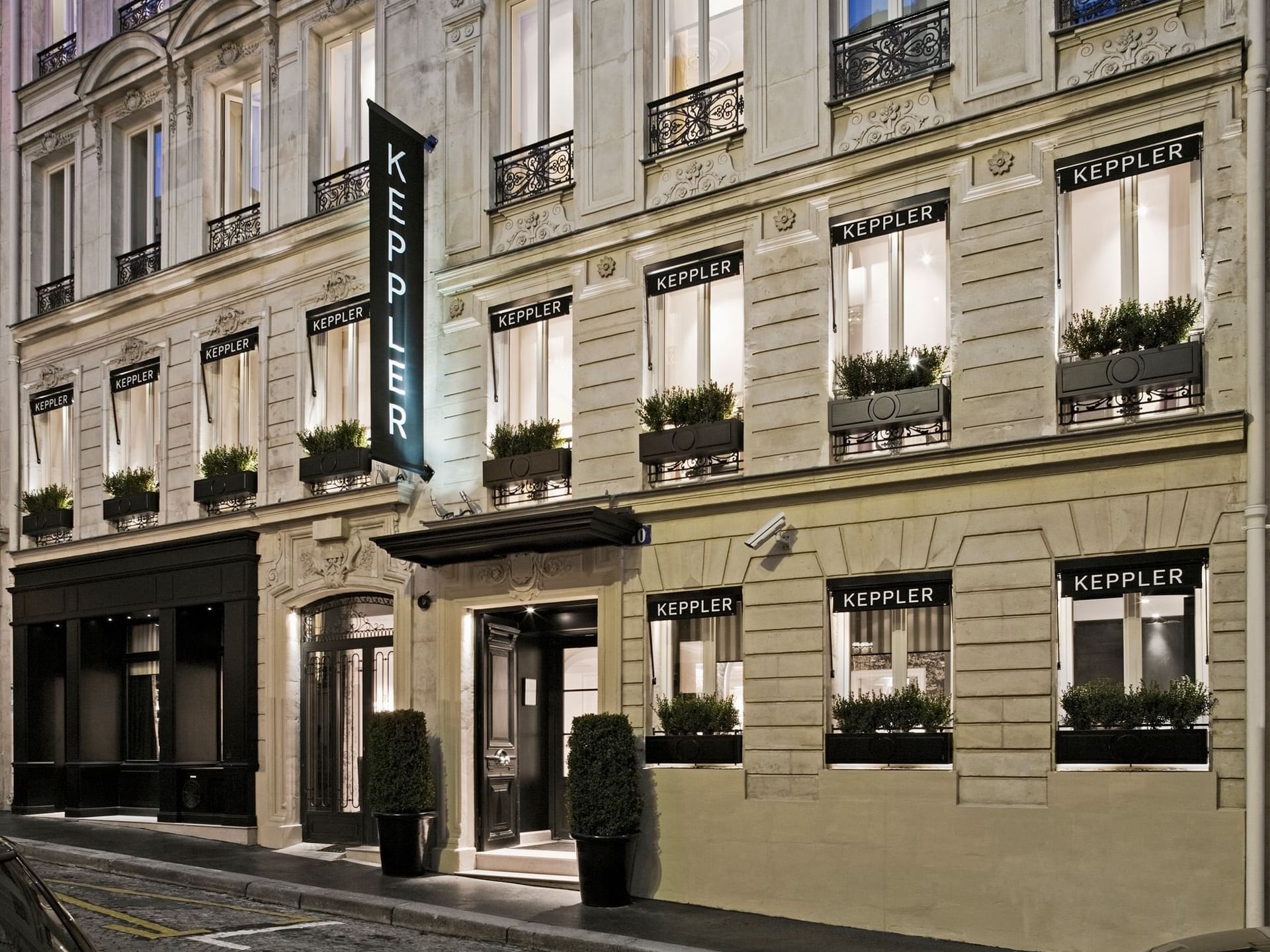 External view of the Hotel Keppler Paris.
