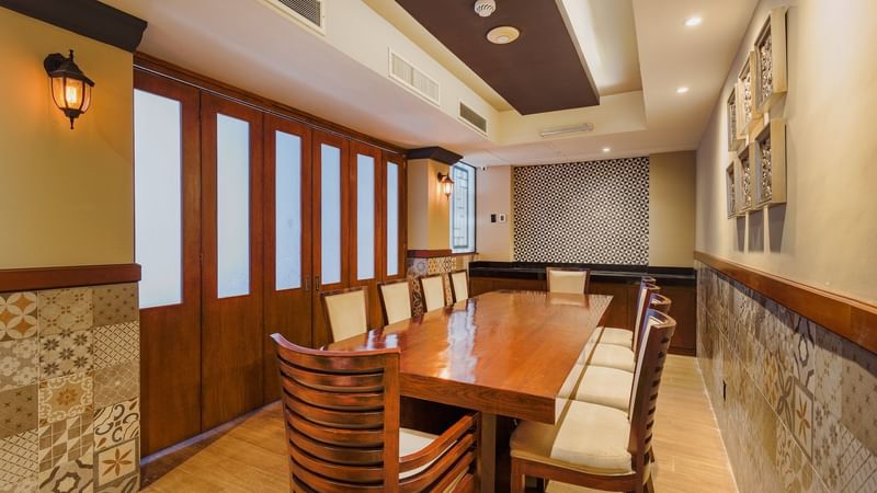 Table arrangement in Sala De Juntas at Gamma Hotels