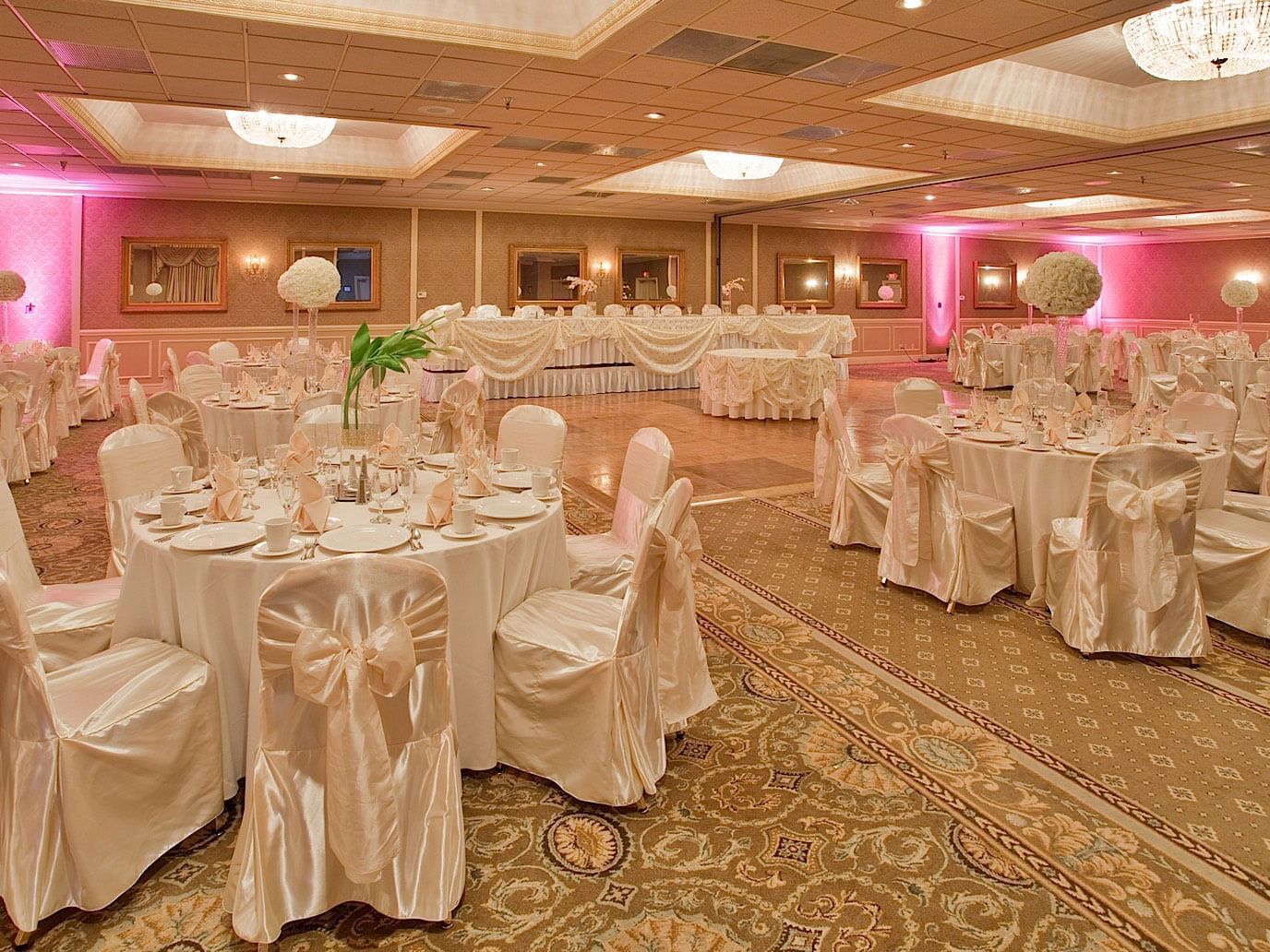 Table setting in a ballroom at Clayton Plaza Hotel