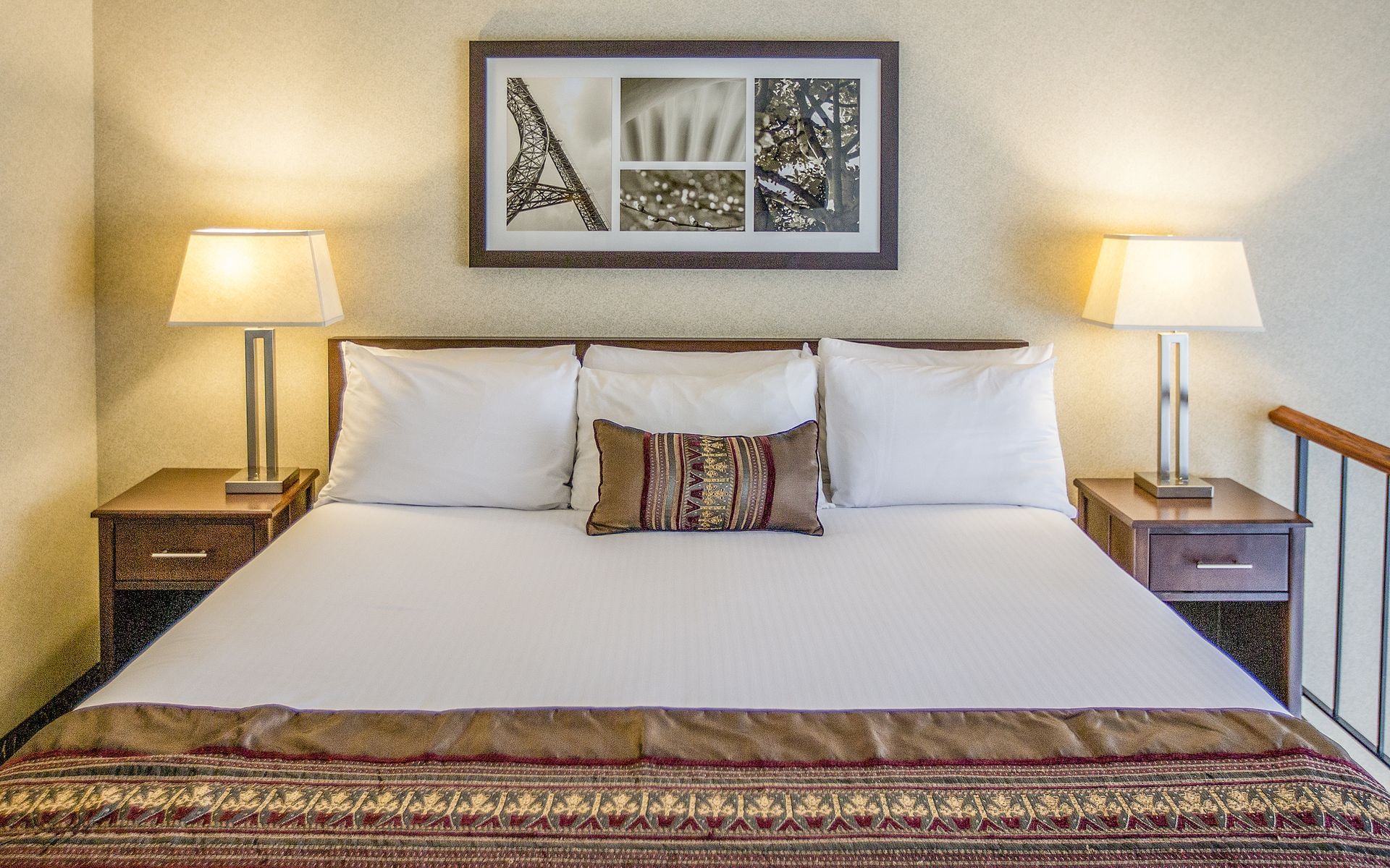 Hotel 116, a Coast Hotel Bellevue Townhouse Suite