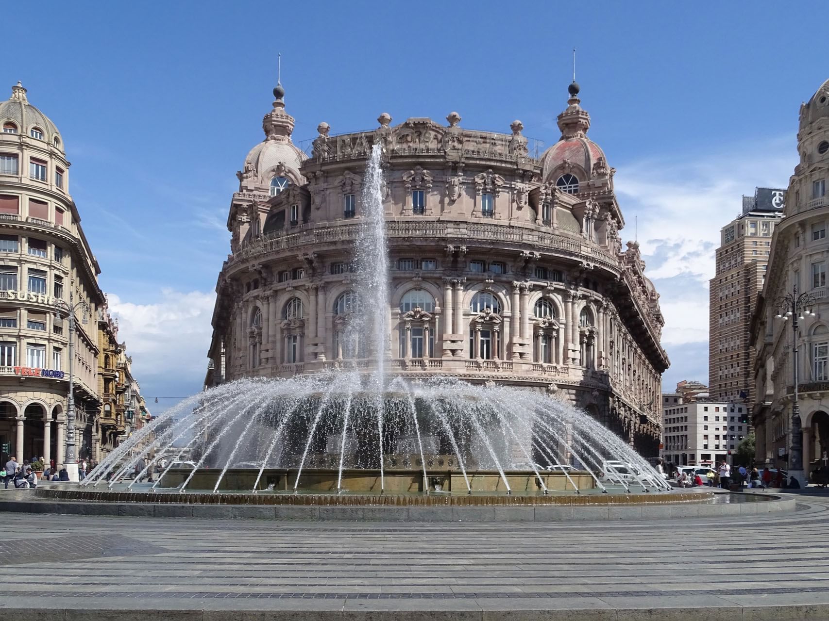 Fountain & exterior of Piazza De Ferrari near Hotel Nologo