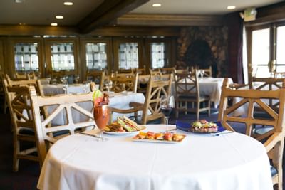Table settings at Glitretind restaurant in Stein Eriksen Lodge
