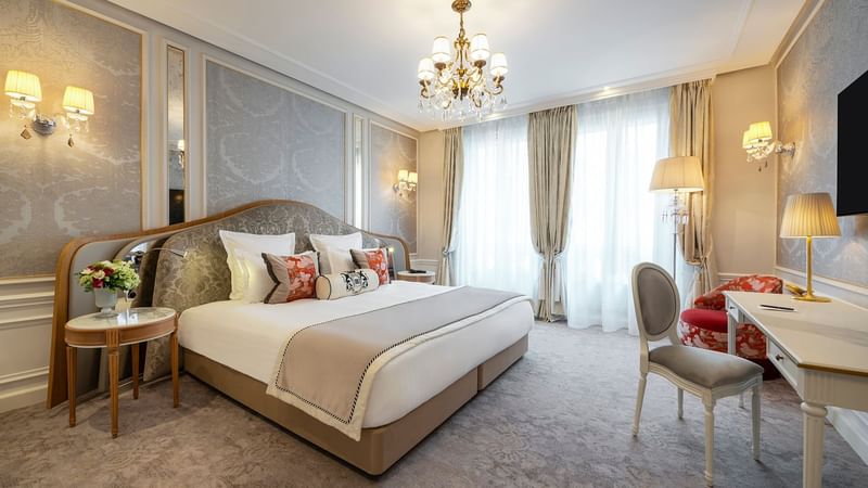 Executive Room at the Hotel Westminster Paris