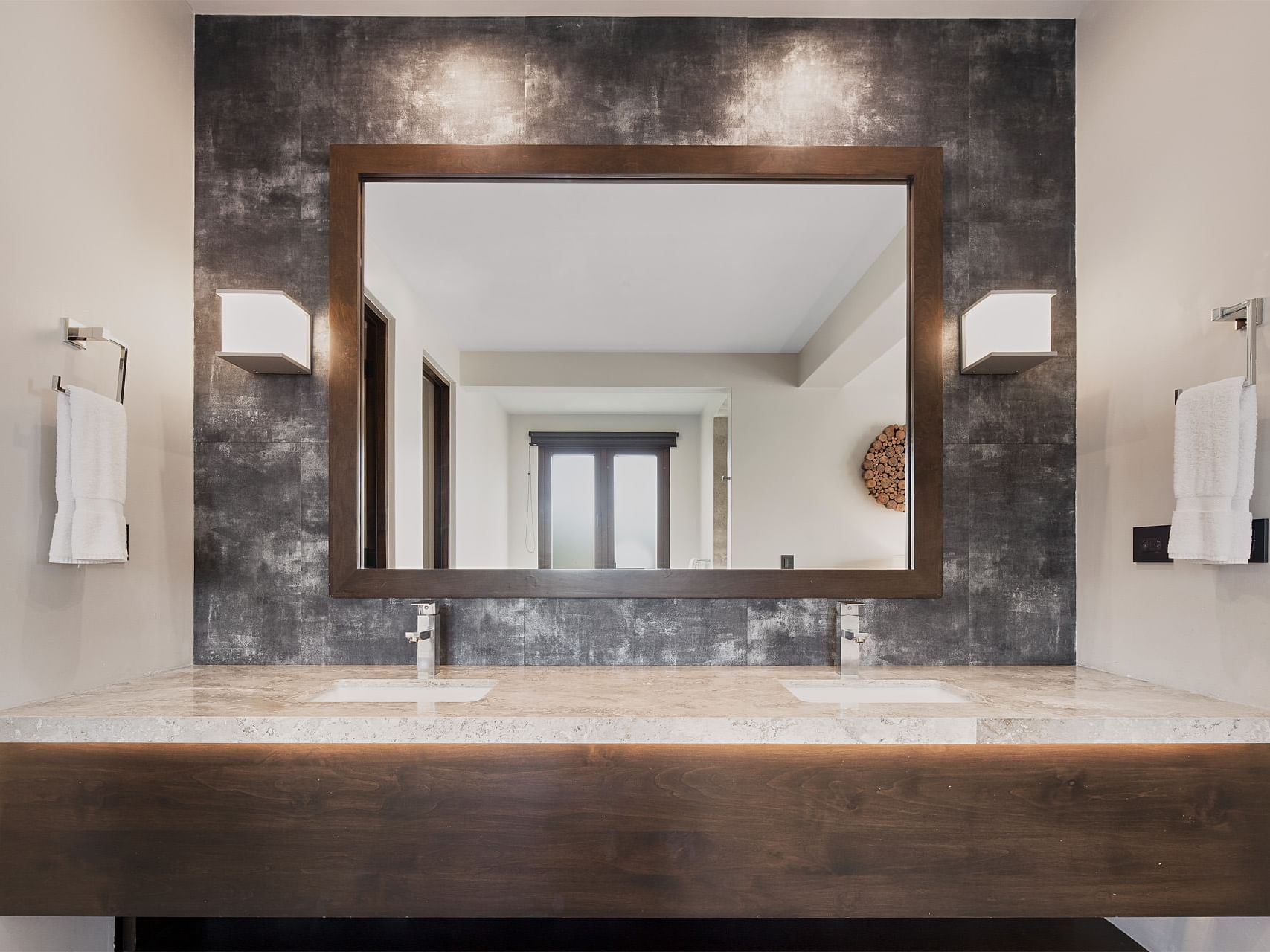 Washbasins & mirror in 2 Bedroom Residence at La Colección