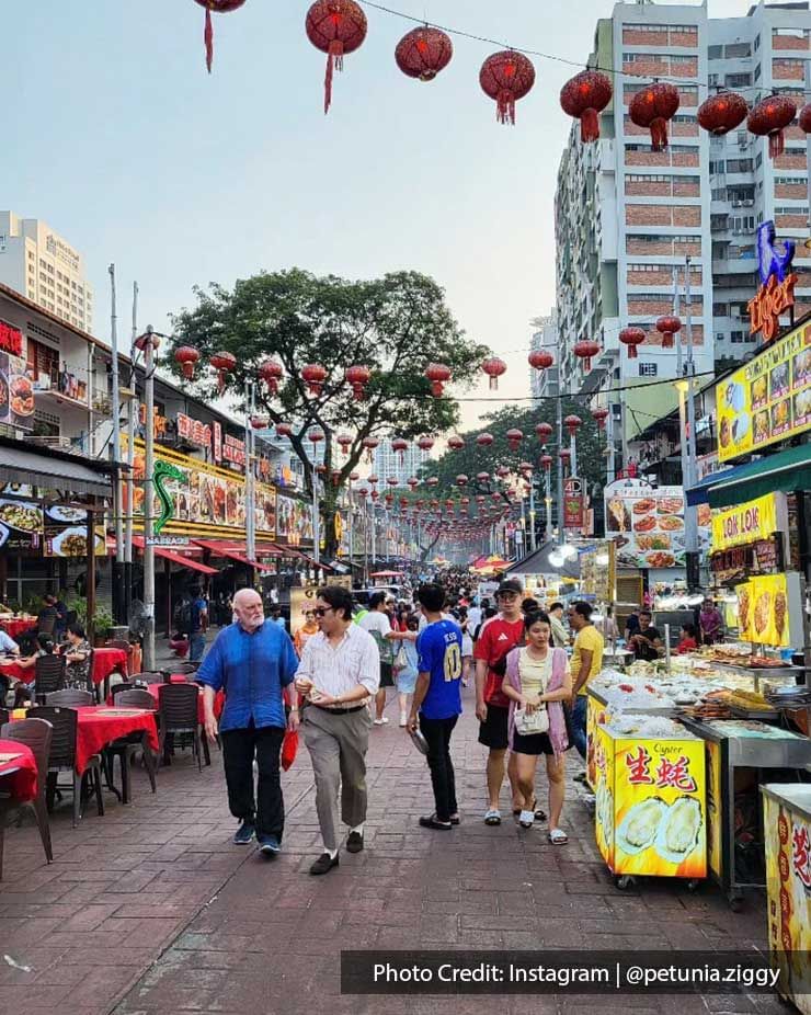 A crowd gathered in Jalan Alor Food Street near Imperial Lexis Kuala Lumpur