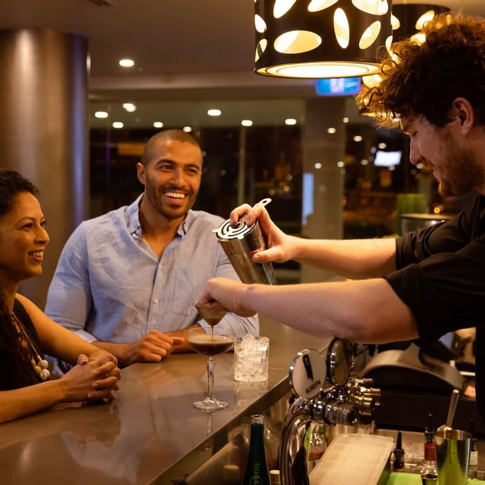 Novotel_Sydney_Parramatta_-_Bar_night_credit_Daniel_Boud_169