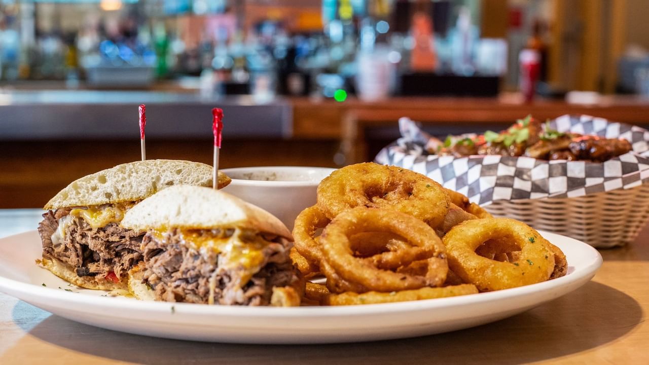 Sandwich and onion rings