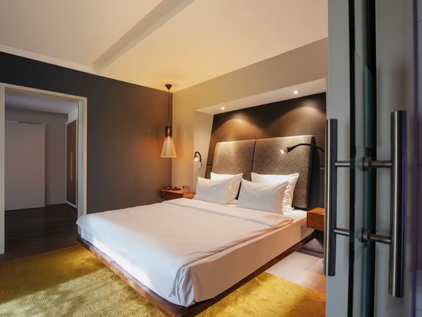 King bed in Teufel Suite at Hotel Berlin Berlin