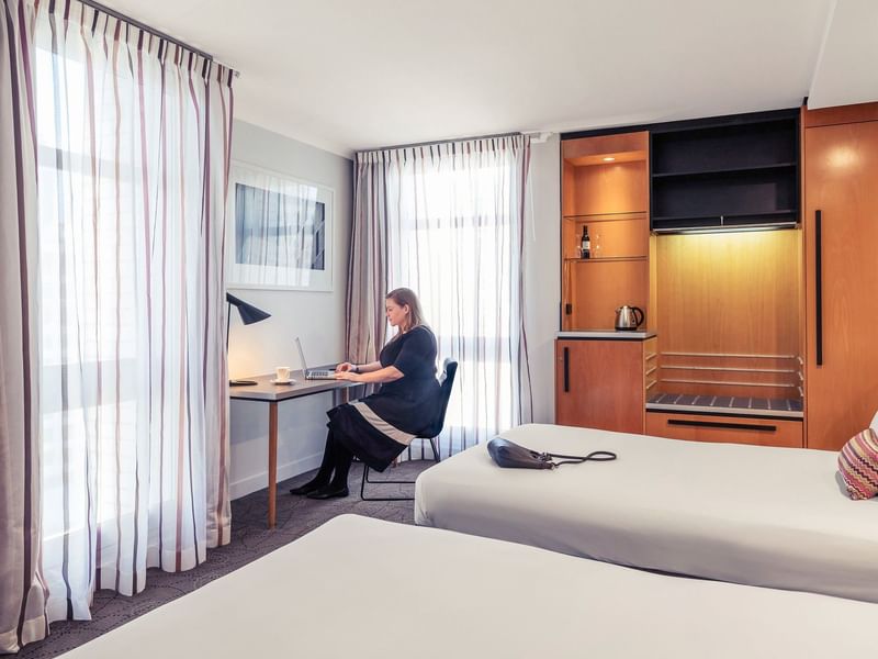 Deluxe Corner Twin Queen room at Mercure Brisbane King George Square