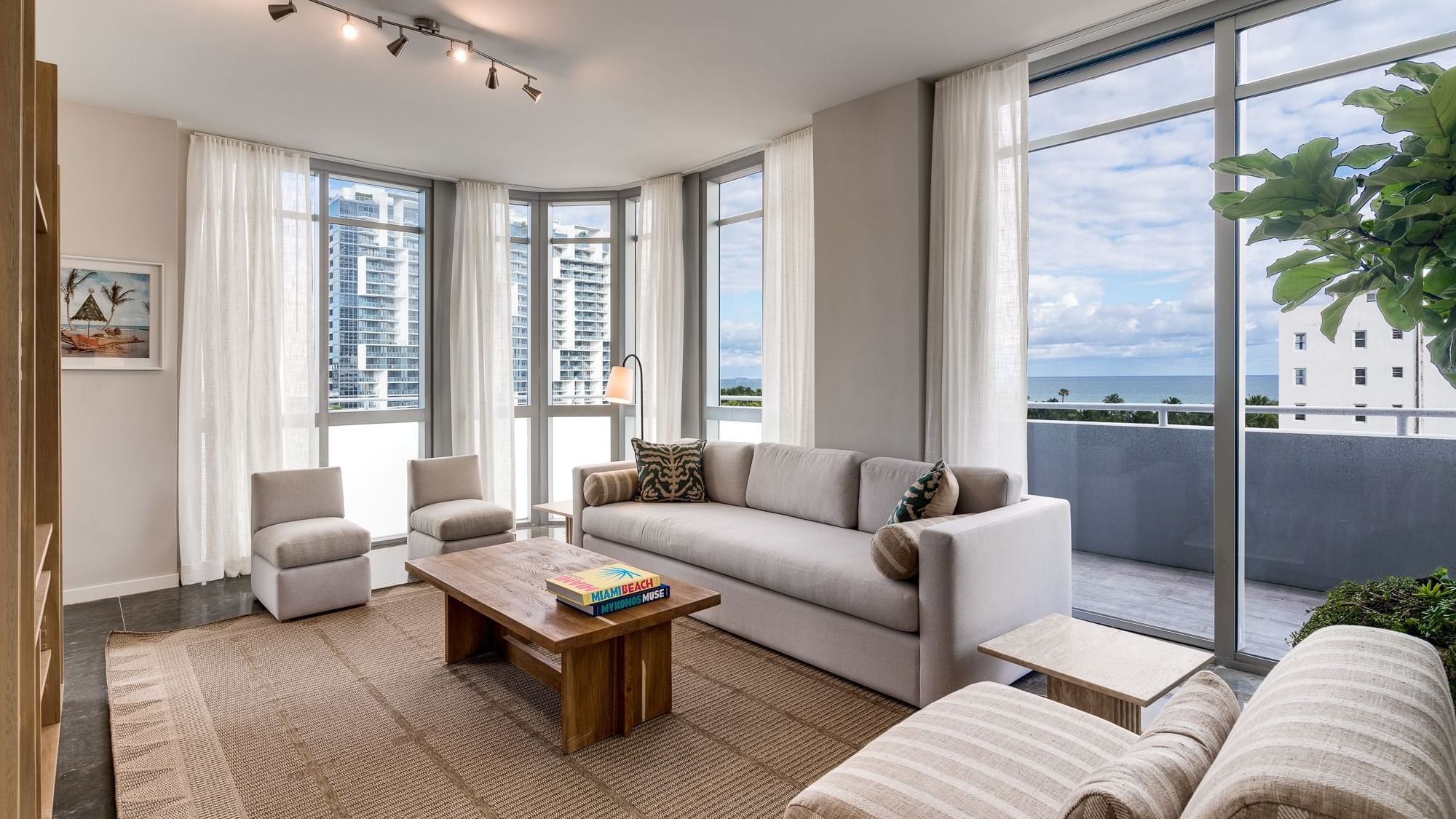 Three Bedroom Penthouse Suite with Rooftop Terrace - Boulan South Beach