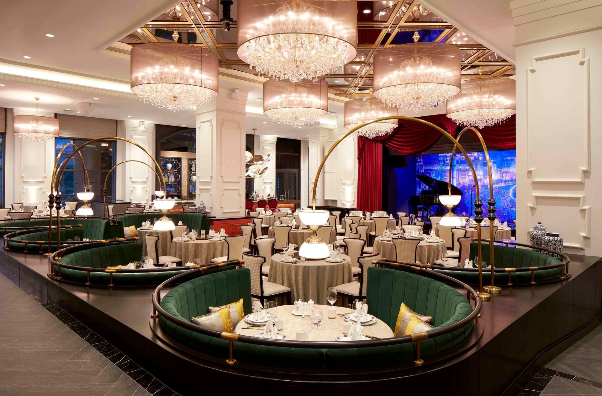 Image 6: Grand Shanghai Interior