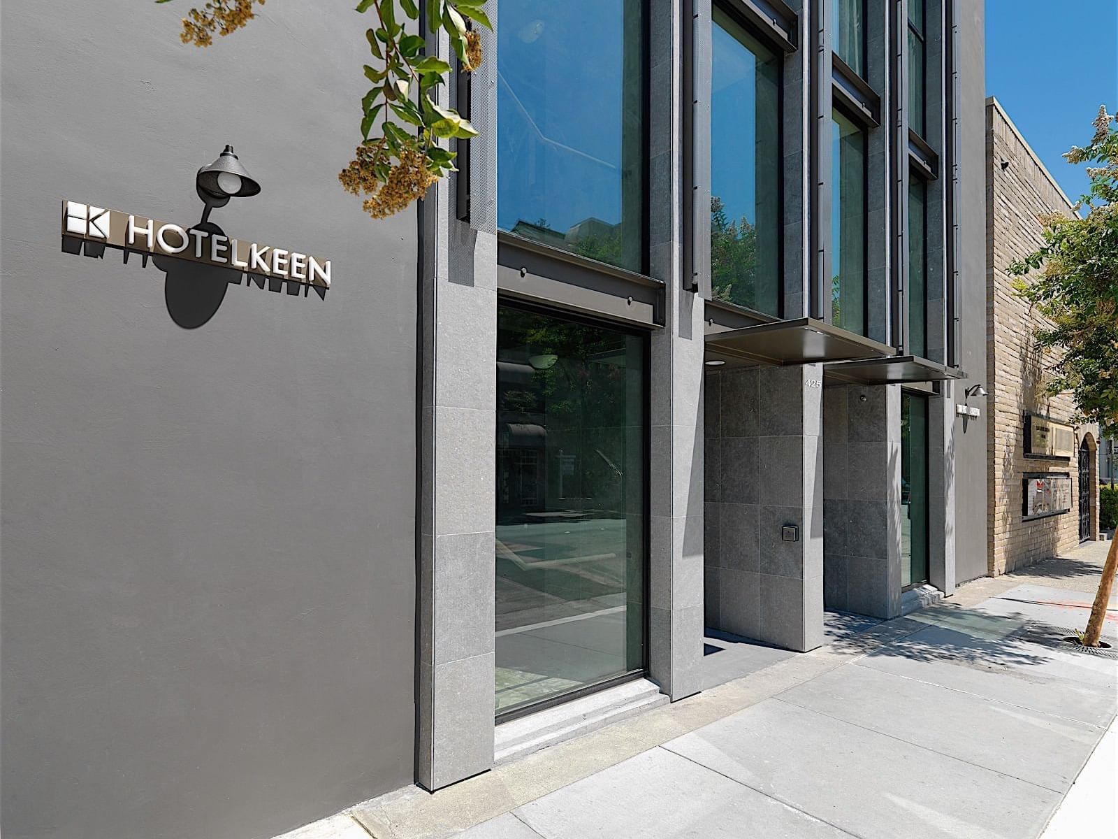 street entrance to Hotel Keen