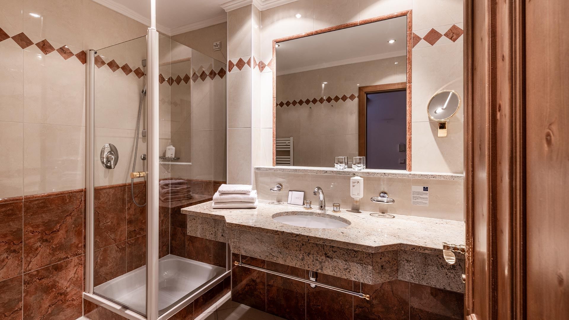 Bathroom vanity, Junior Suite  Superior at Falkensteiner Hotels