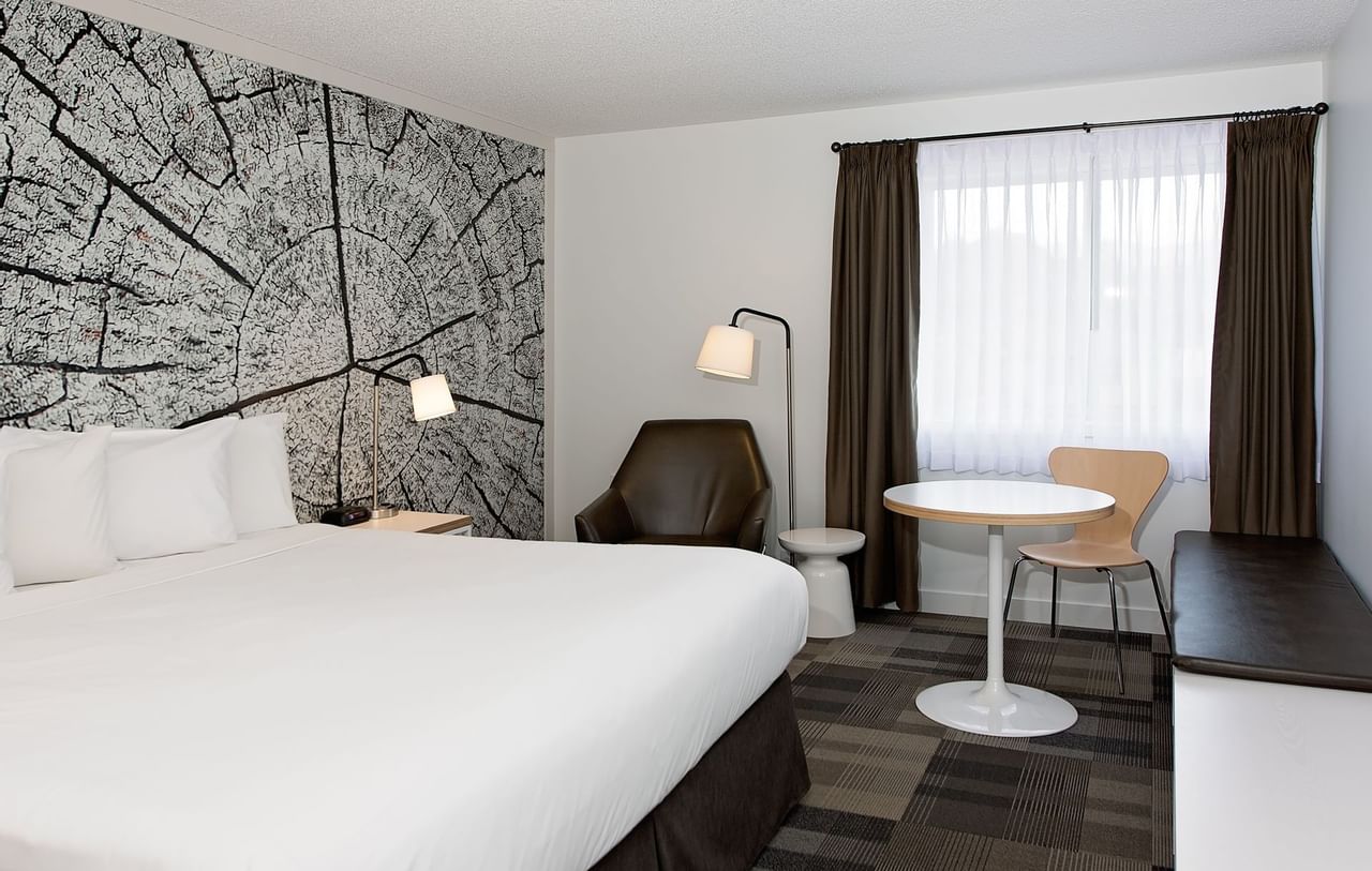 Coast Canmore Hotel & Conference Centre - Comfort Room King