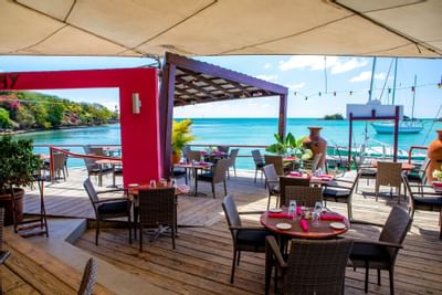 Dodgy Dock Restaurant & Bar dining area at True Blue Bay Hotel