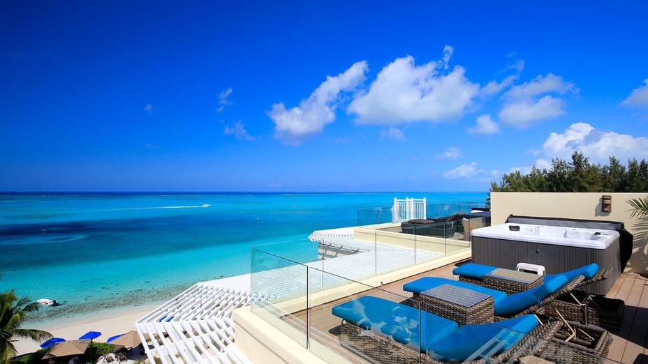 2 Bedroom Oceanfront Penthouse w/ Roof Terrace | Windsong Resort ...
