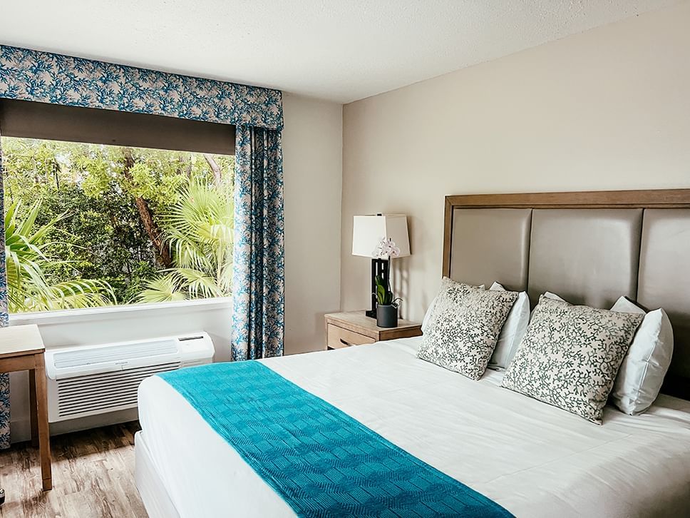 The interior of Premier Island View with One King Bed at Bayside Inn Key Largo