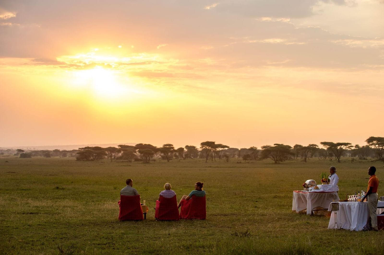 People enjoying sundowners at Serengeti Serena Safari Lodge