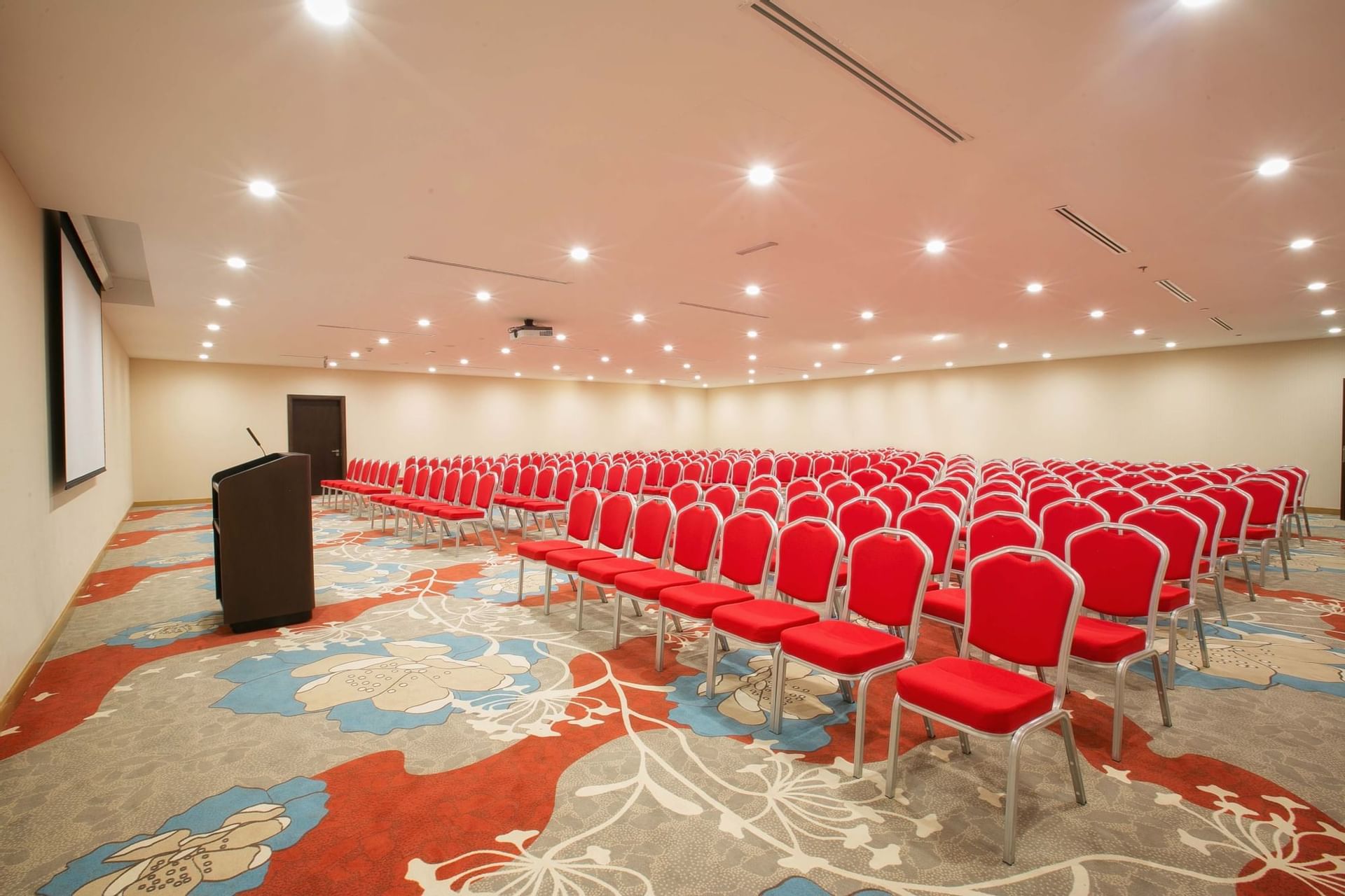 meeting-rooms-in-dubai-wedding-venues-dubai-vintage-grand-hotel