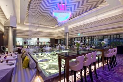 Restaurent of U SATHORN BANGKOK with beatiful lighting at U Hot