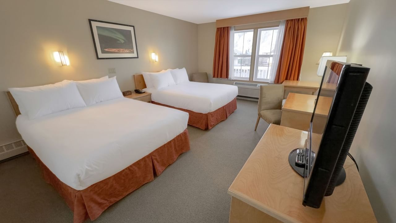 Dawson City, hotel room with two queen beds