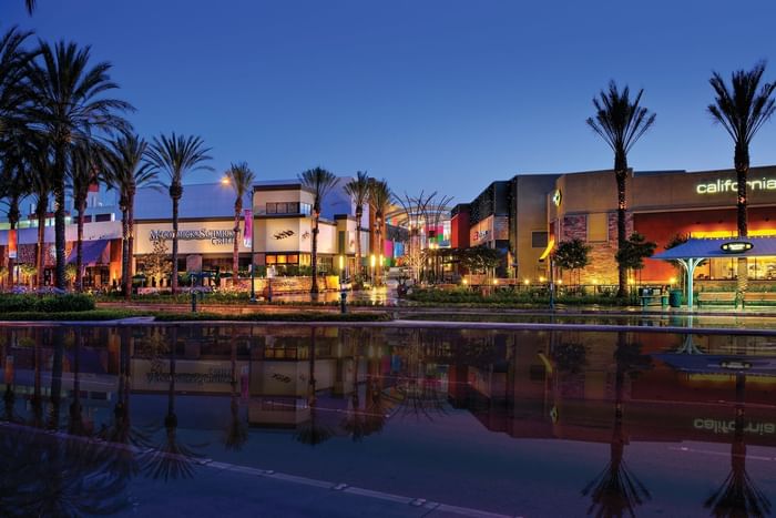 Anaheim GardenWalk at night near Anaheim Portofino Inn, a Disneyland good neighbor hotel with kids suites