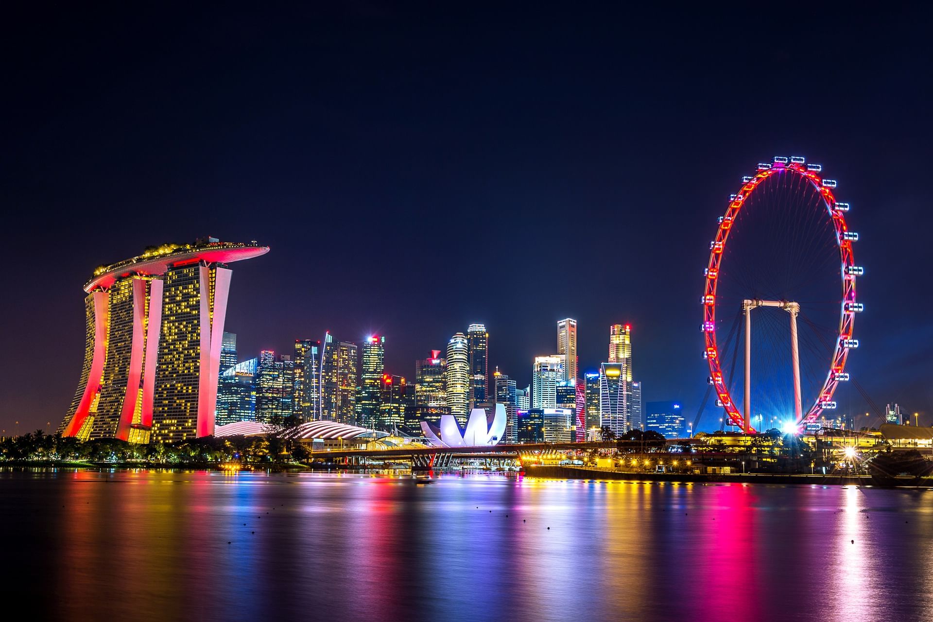 nightlife in Singapore near hotels at City Hall