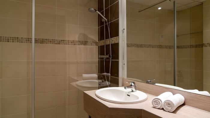 Bathroom vanities in de Bordeaux Bergerac (ex Inter-Hotel)