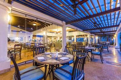 Outdoor table arrangement in a restaurent at Buenaventura Grand