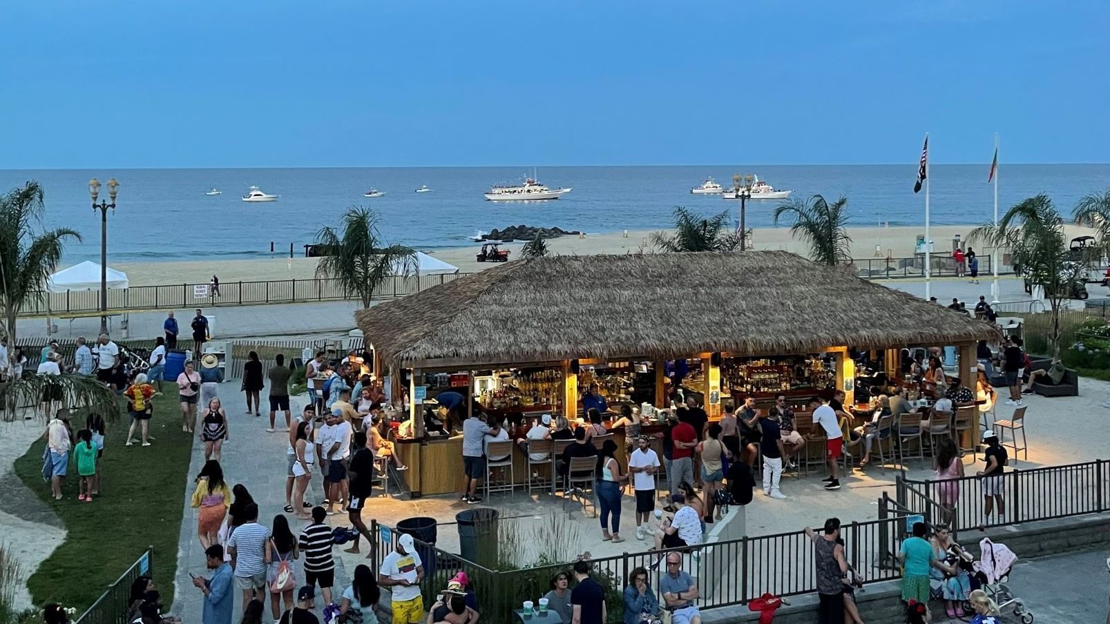 Tiki Bar  Ocean Place Resort & Spa