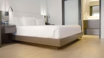 Large bed in Queen ADA at The Nest Palo Alto