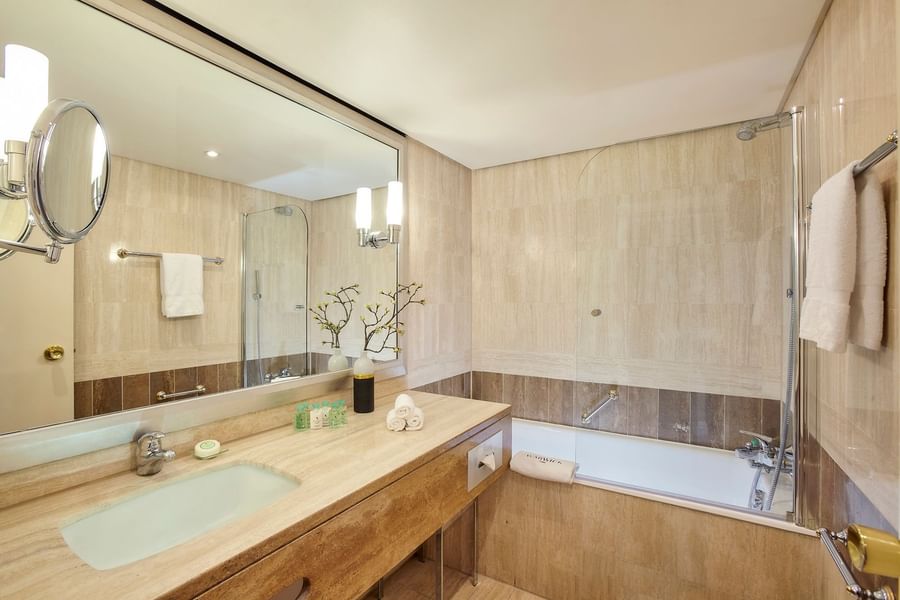 Suite Junior à l'hôtel Warwick Paris