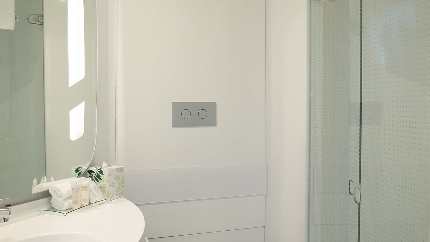 European Style Bathroom at ibis Sydney Airport Hotel