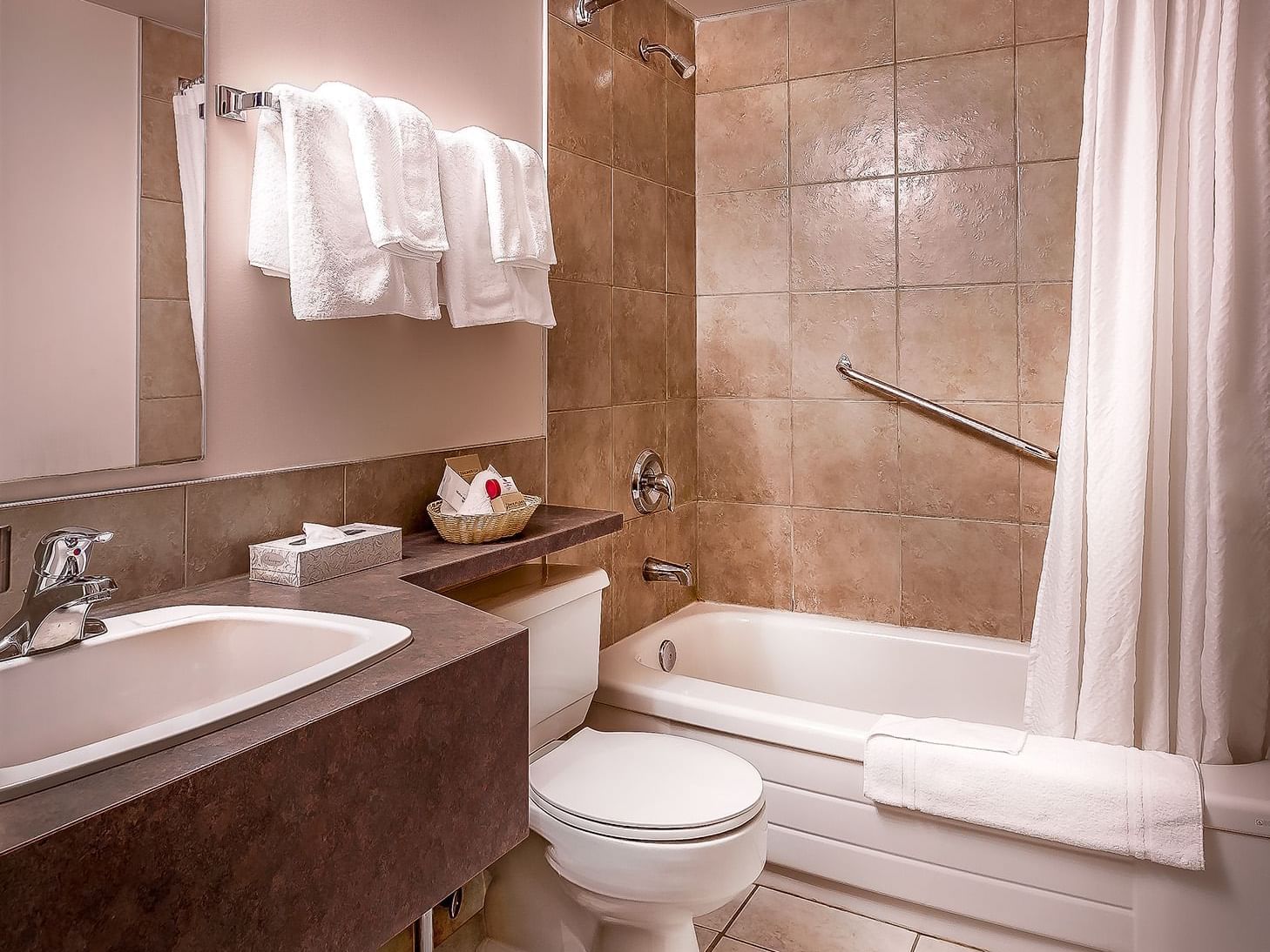 bathroom with bathtub and vanity