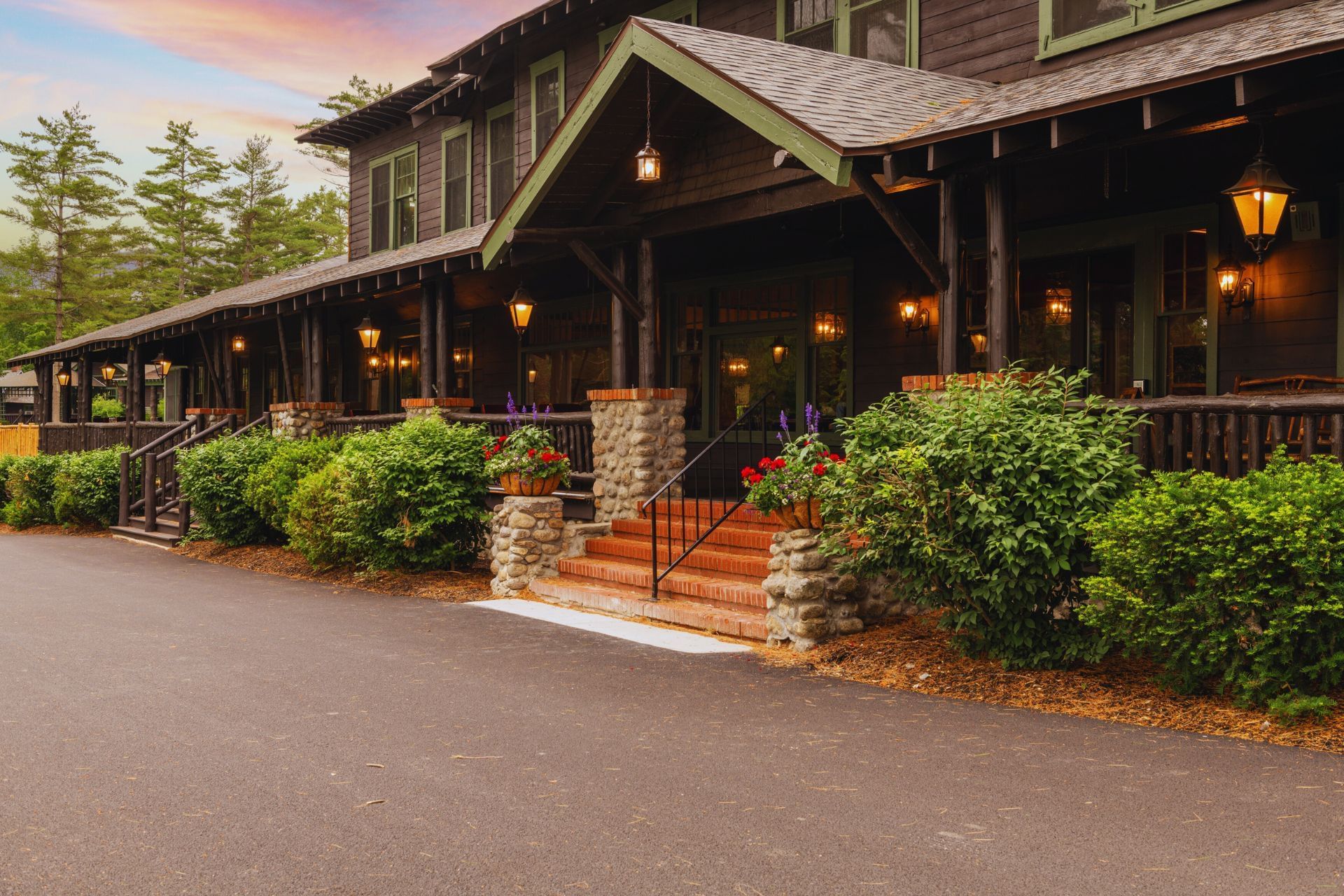 The Lodge At Schroon Lake - Adirondack Mountains Hotels