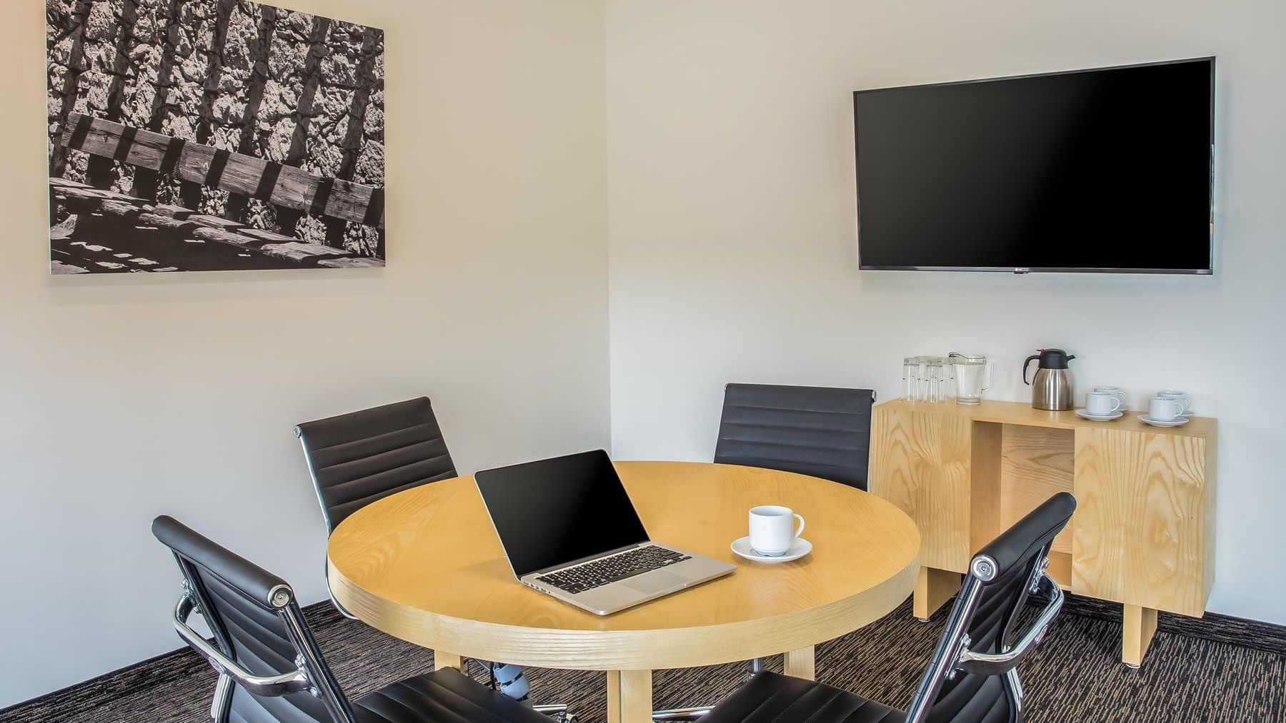 Interior of the business room at F I Silao Puerto Interior