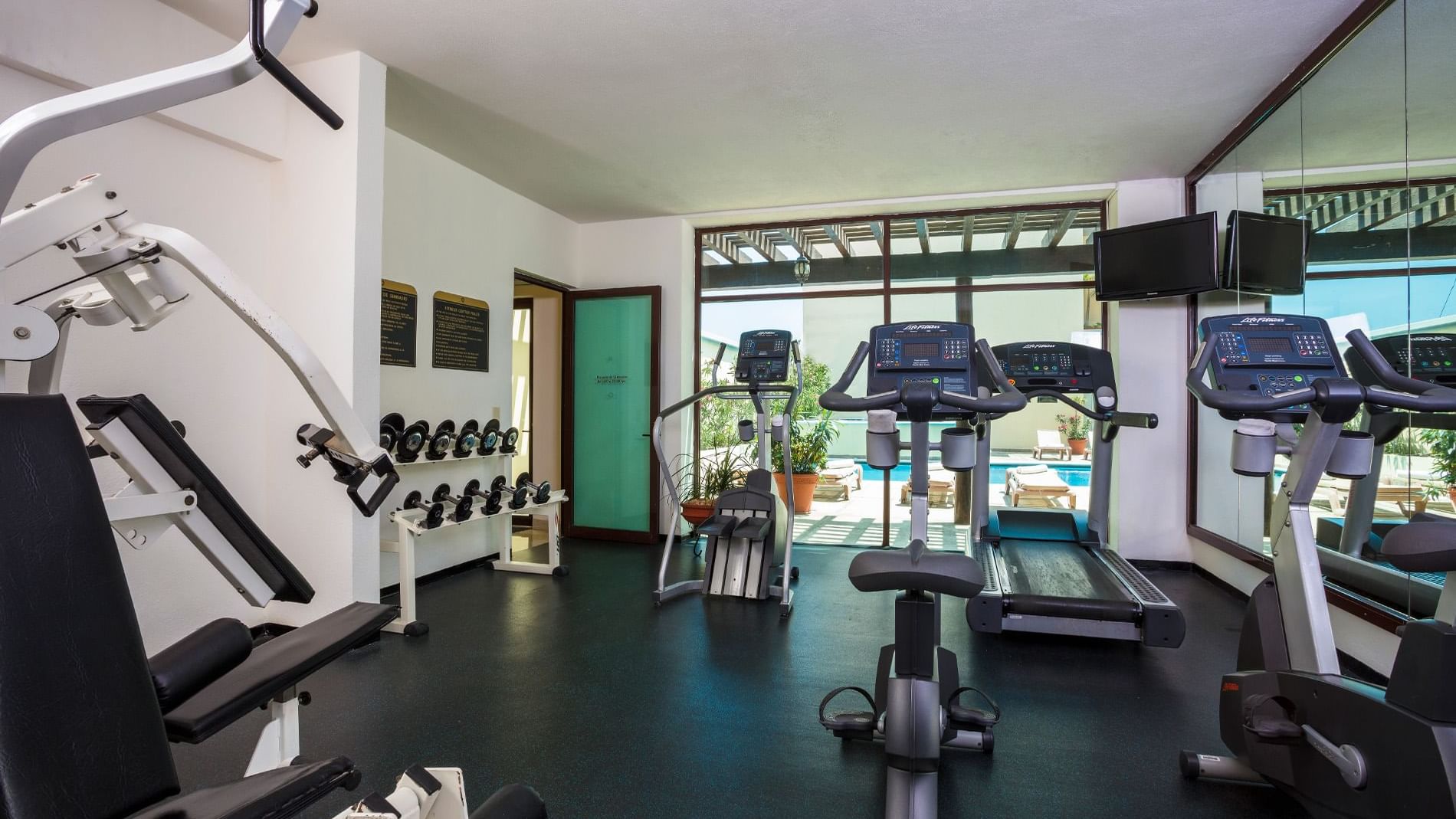 Exercise machines in the Gym at Fiesta Inn Veracruz Malecon
