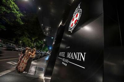 Facciata di notte Hotel Manin Milano