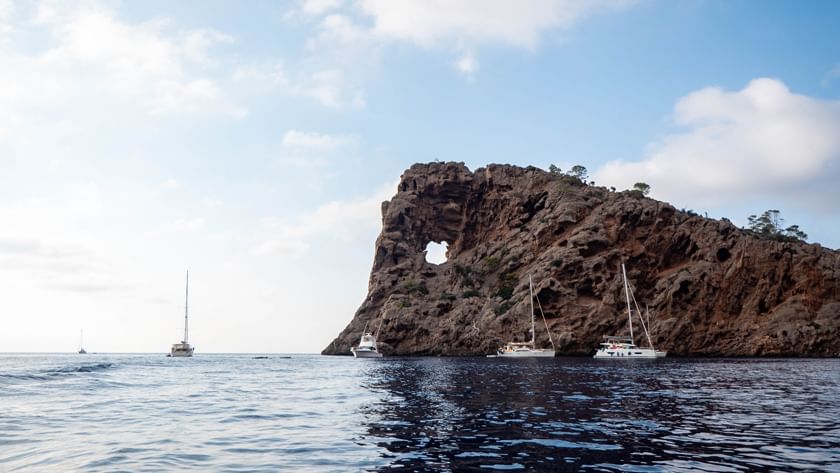 Sa Foradada vom Mittelmeer aus gesehen