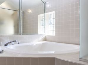 Jacuzzi Tub, Two Bedroom Suite in Palm Coast at Legacy Vacation Resorts