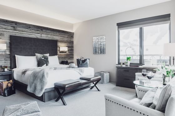 Bedroom with one bed in the Miller Suite at Hotel Jackson