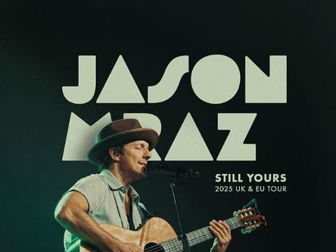 Jason Mraz mit Gitarre bei „Still Yours“-Tour.