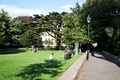 Garden at Victoria Square Hotel in Bristol