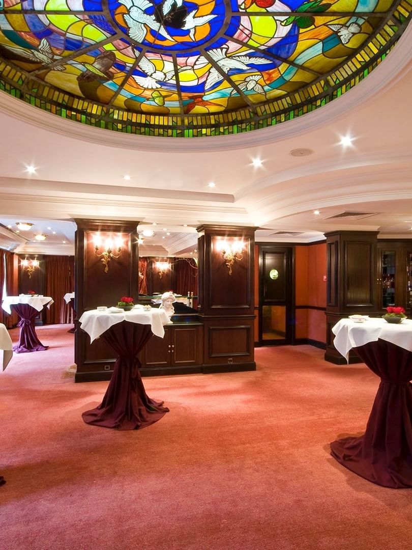 Salon Grand Place Cocktail Shape à Warwick Bruxelles