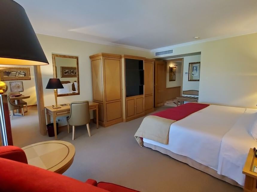 Quarto Residencial no Hotel Cascais Miragem Health and Spa